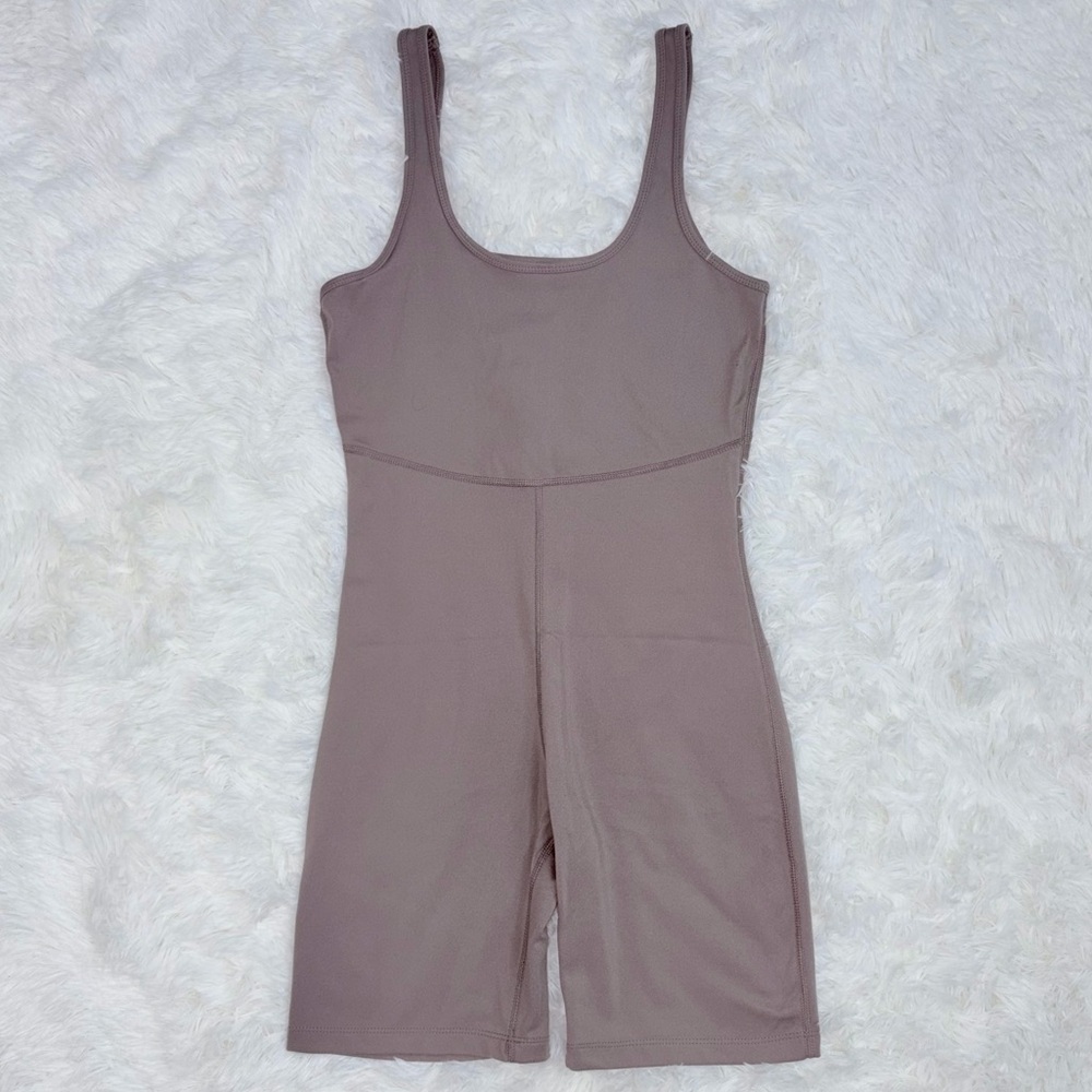 Muave Activewear Romoer - Picture 2 of 3